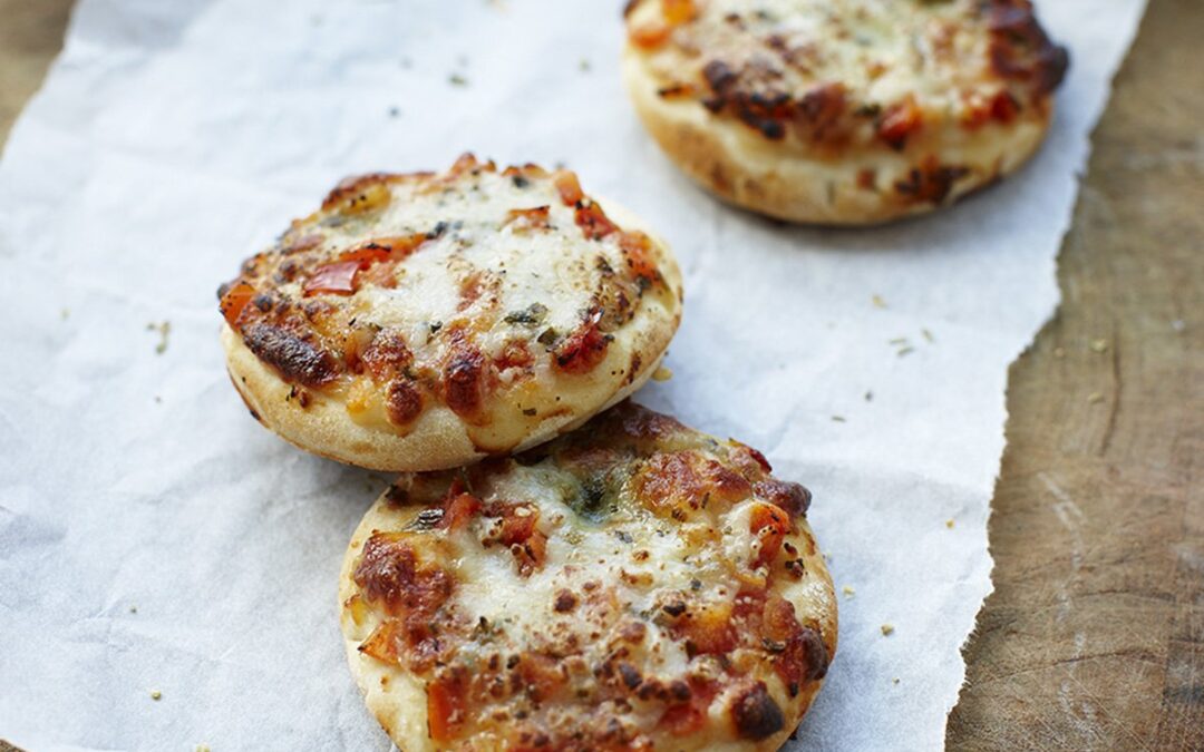 Mini pizza med tomat og ost